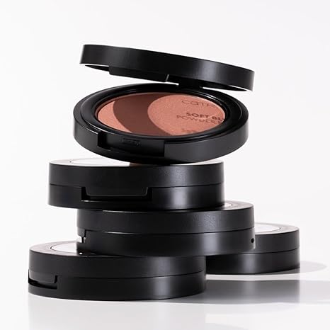 Catrice Soft Blur Powder Blush | Velvety Matte Finish, Lightweight Formula | Buildable Color | Vegan & Cruelty Free